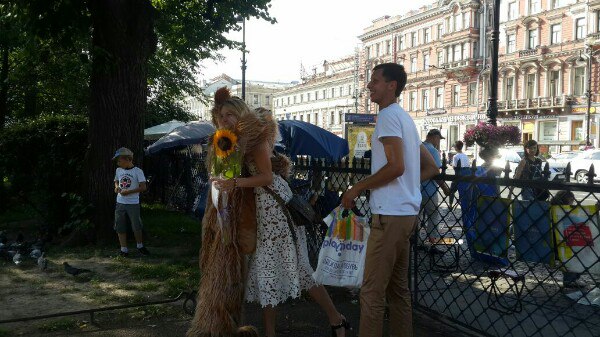 поздравление сюрприз любимых с праздником в спб студия ма-ли 740-15-26
